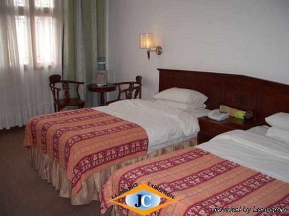 Golden Spring Hotel Lijiang Лицзян Номер фото
